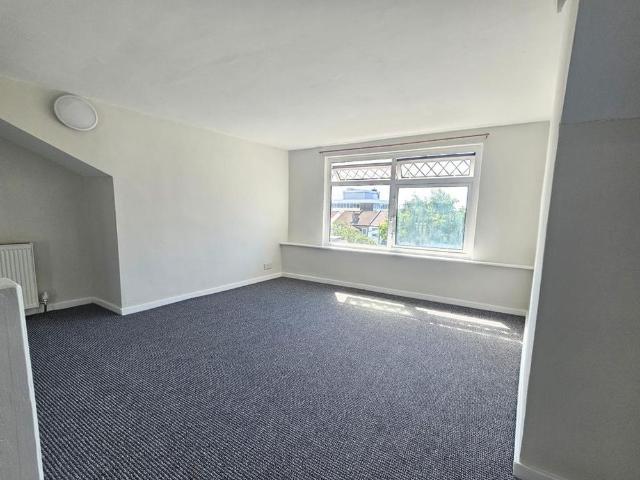 4 bedroom terraced house to rent