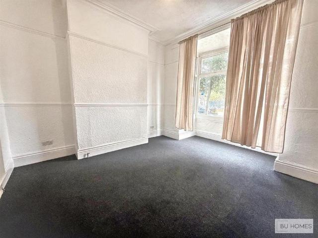 4 bedroom terraced house to rent