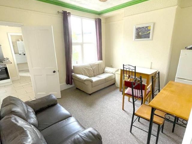 4 bedroom terraced house to rent