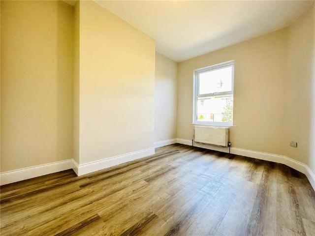 4 bedroom terraced house to rent