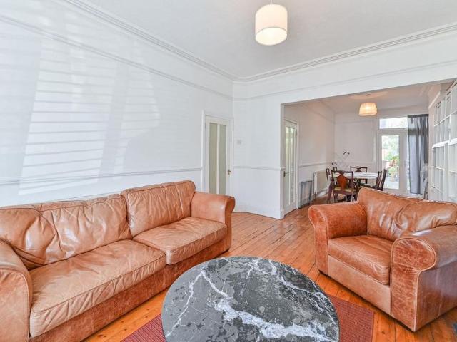 4 bedroom terraced house to rent