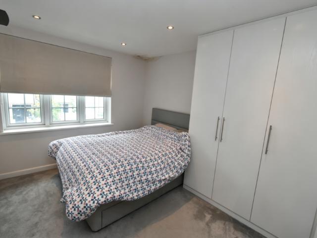 4 bedroom terraced house to rent