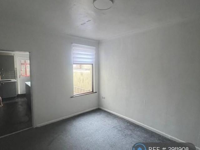 4 bedroom terraced house to rent