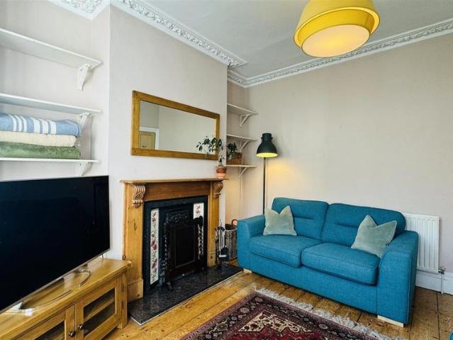 4 bedroom terraced house to rent