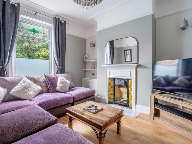 4 bedroom terraced house to rent