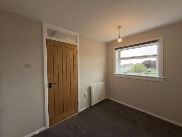 4 bedroom terraced house to rent