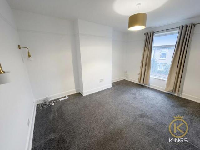 4 bedroom terraced house to rent