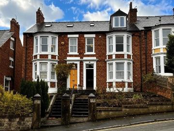 4 bedroom terraced house to rent