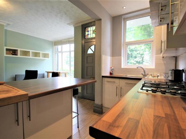 4 bedroom terraced house to rent