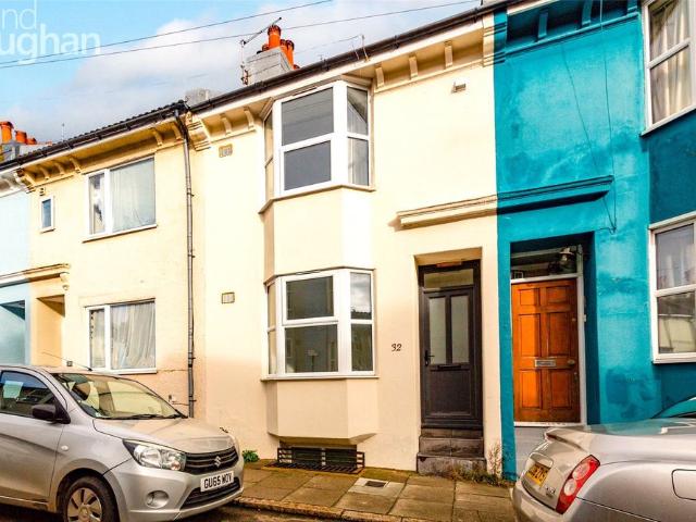 4 bedroom terraced house to rent
