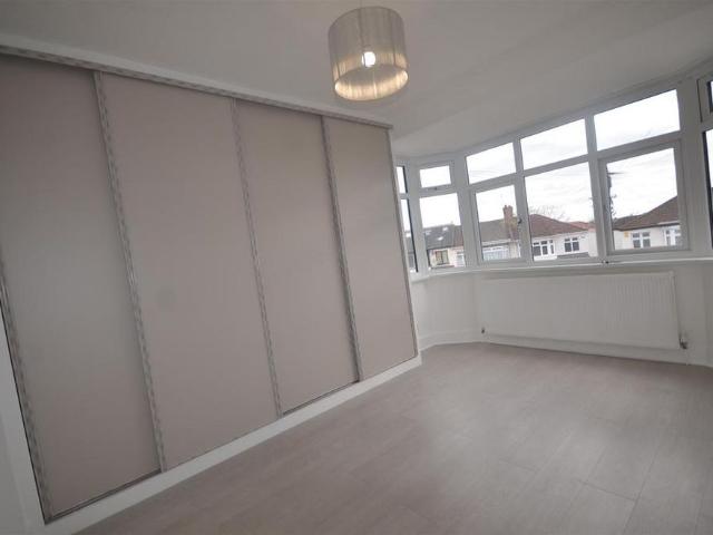 4 bedroom terraced house to rent