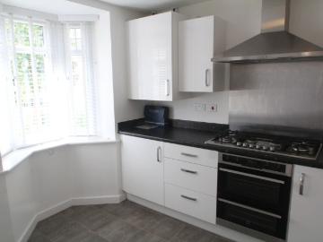 4 bedroom terraced house to rent
