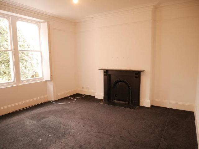4 bedroom terraced house to rent