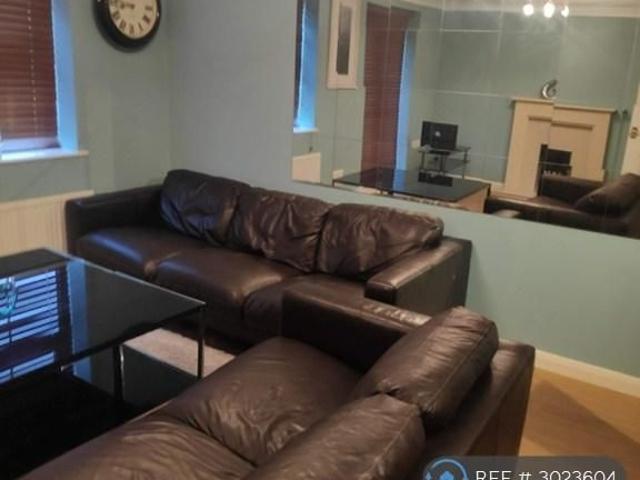 4 bedroom terraced house to rent