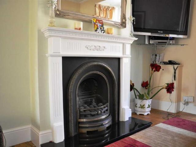 4 bedroom terraced house to rent