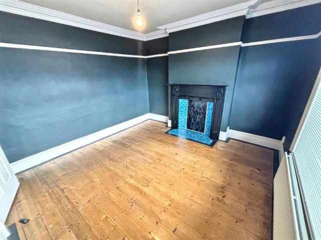 4 bedroom terraced house to rent