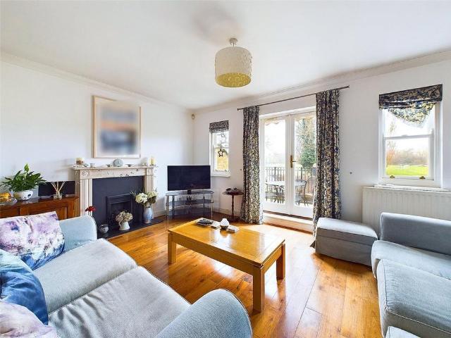 4 bedroom terraced house to rent