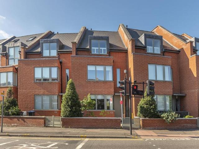 4 bedroom terraced house to rent