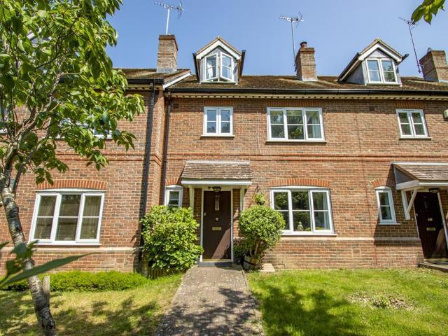 4 bedroom terraced house to rent