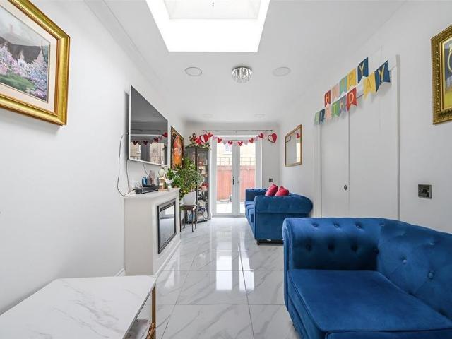 4 bedroom terraced house to rent