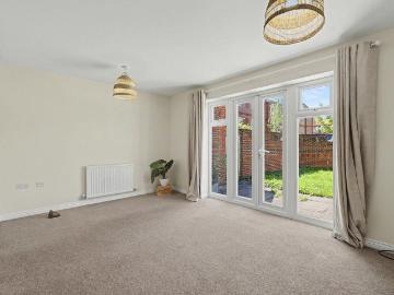4 bedroom terraced house to rent