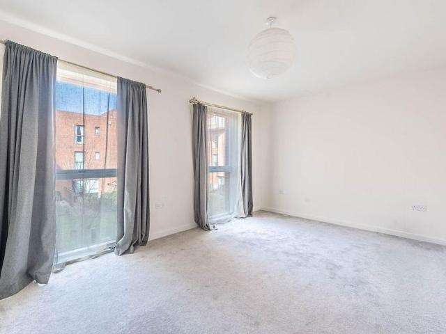 4 bedroom terraced house to rent
