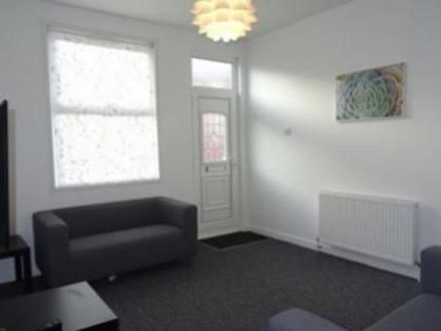 4 bedroom terraced house to rent