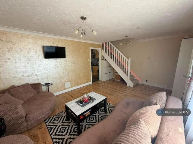 4 bedroom terraced house to rent