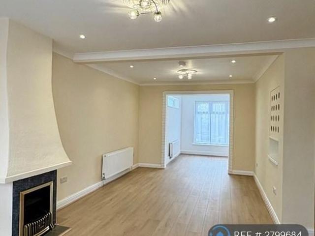 4 bedroom terraced house to rent
