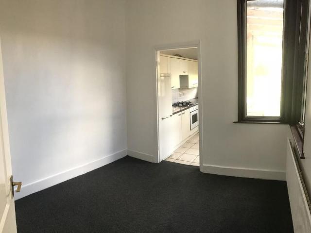 4 bedroom terraced house to rent