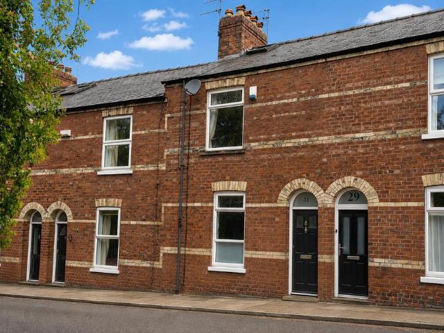 4 bedroom terraced house to rent