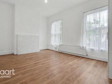 4 bedroom terraced house to rent