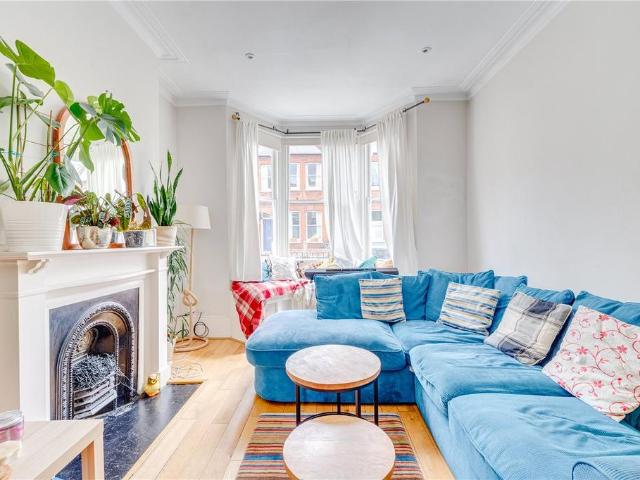 4 bedroom terraced house to rent