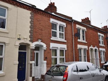 4 bedroom terraced house to rent