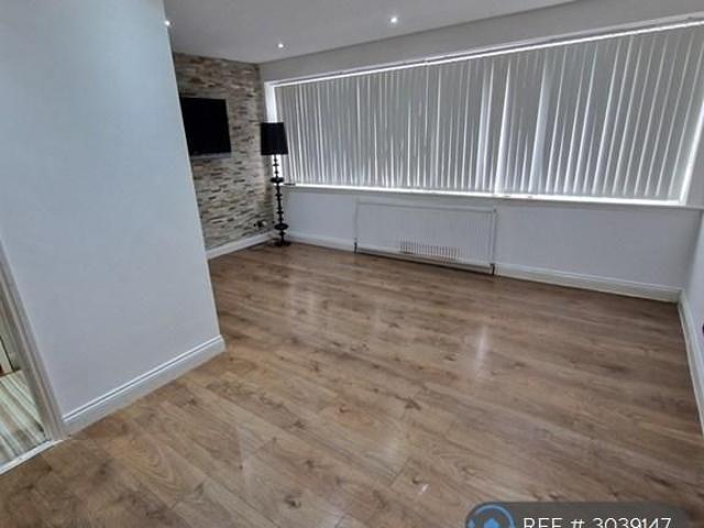 4 bedroom terraced house to rent