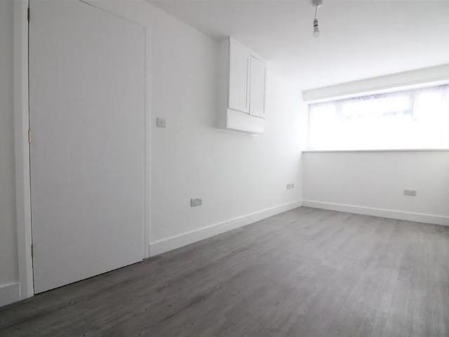4 bedroom terraced house to rent