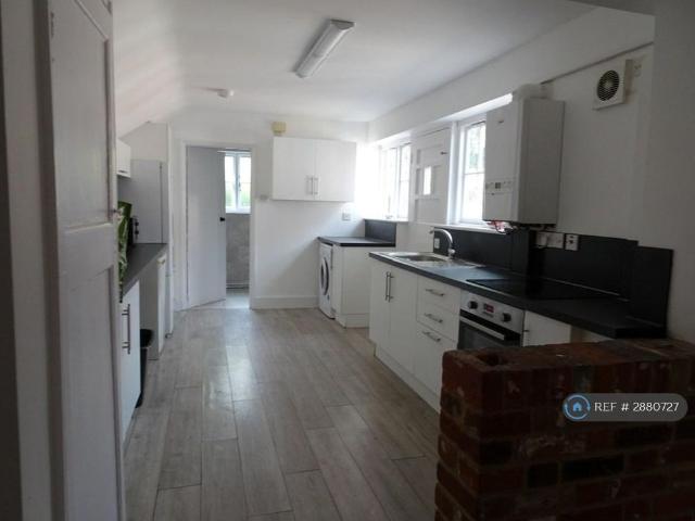 4 bedroom terraced house to rent