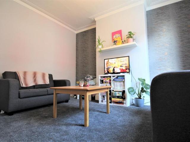 4 bedroom terraced house to rent