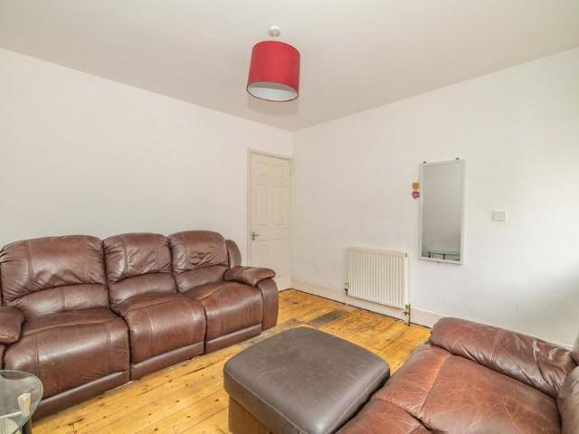 4 bedroom terraced house to rent