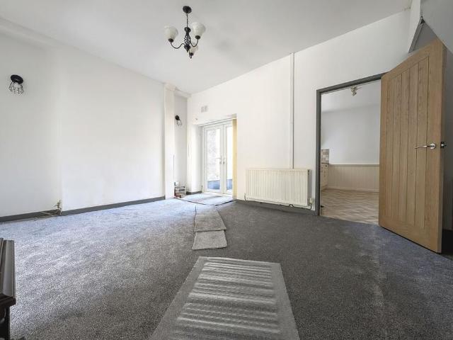 4 bedroom terraced house to rent