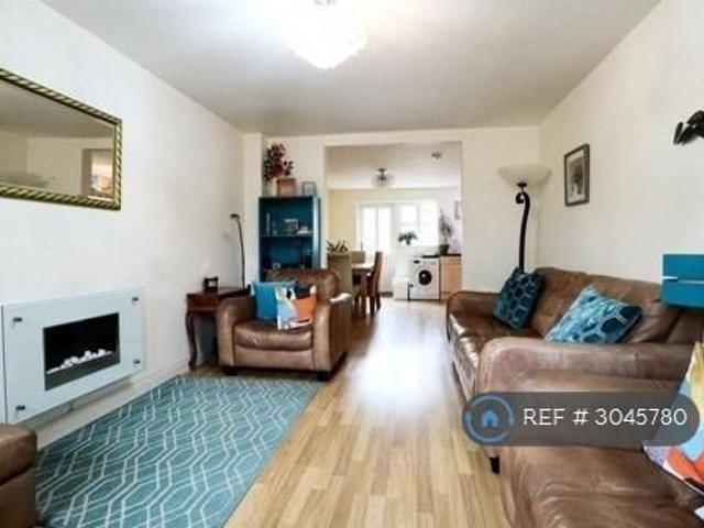 4 bedroom terraced house to rent