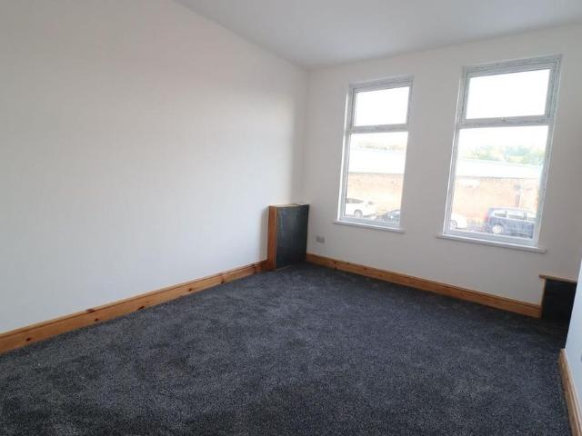 4 bedroom terraced house to rent
