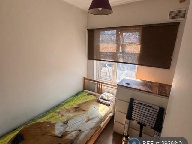 4 bedroom terraced house to rent