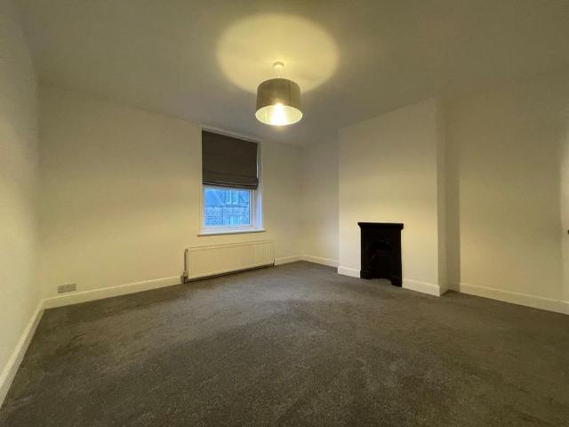 4 bedroom terraced house to rent