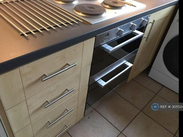 4 bedroom terraced house to rent