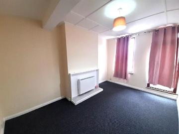 4 bedroom terraced house to rent