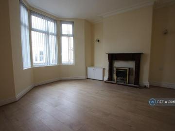 4 bedroom terraced house to rent