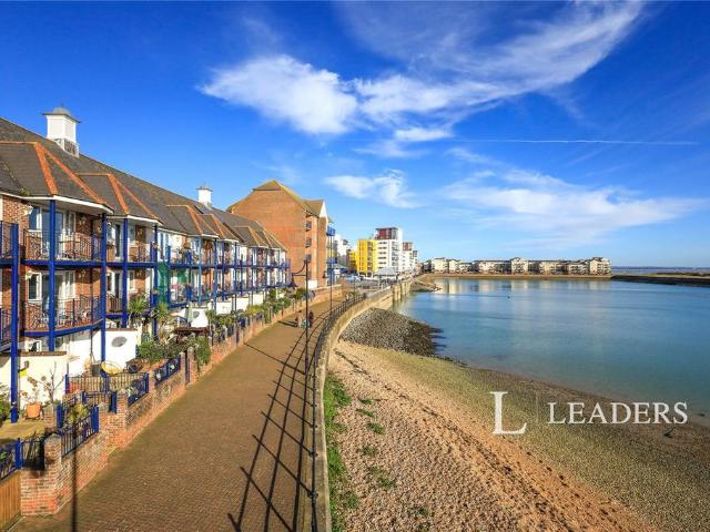 4 bedroom terraced house to rent