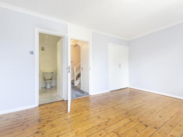 4 bedroom terraced house to rent