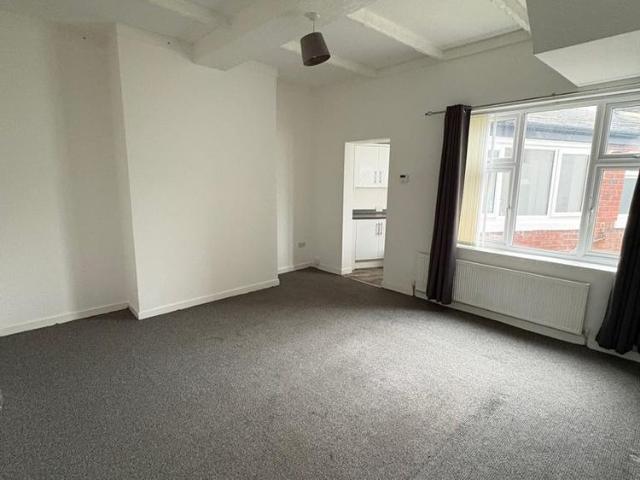 4 bedroom terraced house to rent